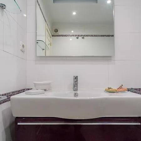 Piso De 2 En Mesa Y Lopez Apartment *